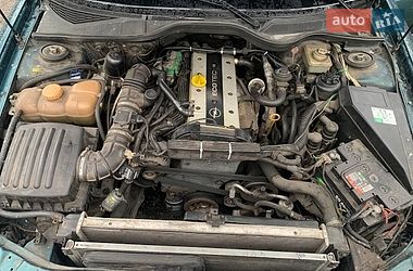 Седан Opel Omega 1995 в Киеве