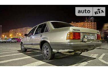 Седан Opel Rekord 1986 в Черновцах