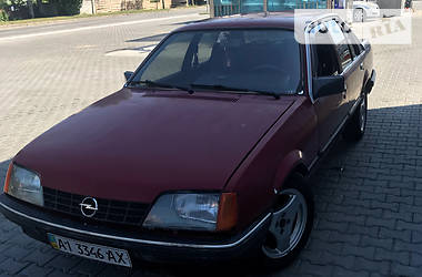 Седан Opel Rekord 1986 в Хмельницком