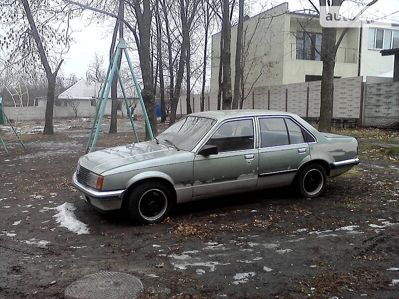 Седан Opel Rekord 1983 в Харкові