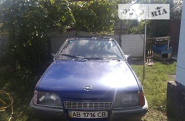 Седан Opel Rekord 1986 в Жмеринке