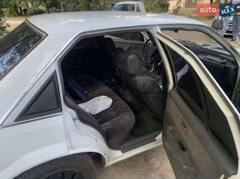 Седан Opel Rekord 1986 в Запоріжжі