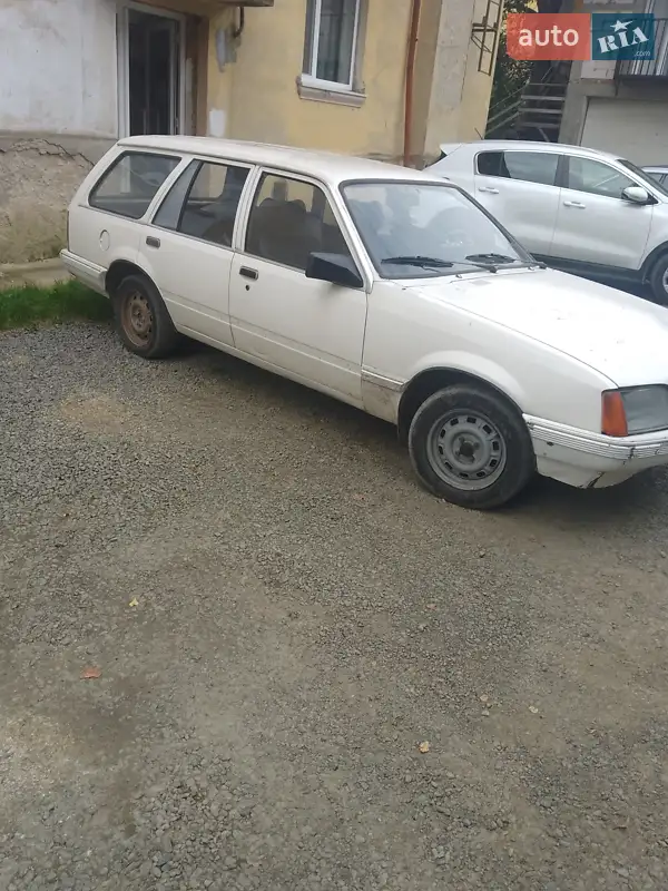 Opel Rekord 1986