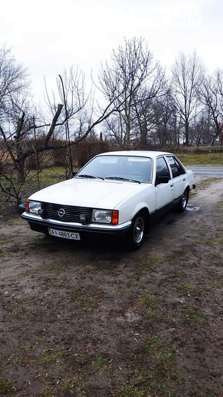 Седан Opel Rekord 1980 в Києві