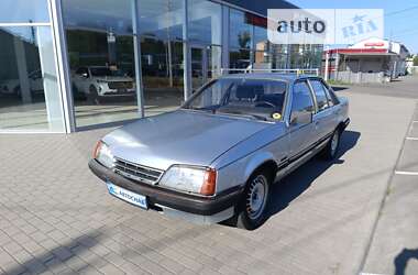 Седан Opel Rekord 1983 в Полтаве