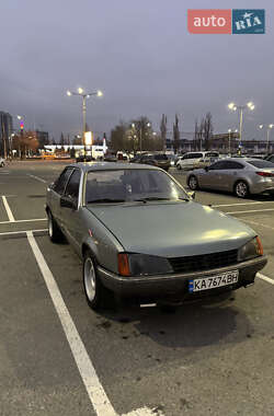 Седан Opel Rekord 1986 в Києві