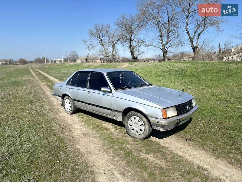 Седан Opel Rekord 1980 в Измаиле