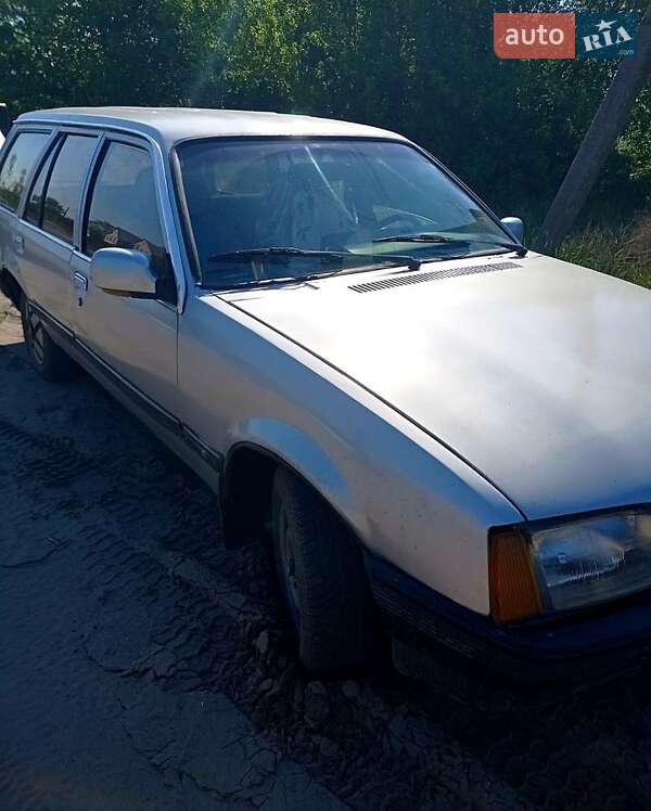 Универсал Opel Rekord 1986 в Изюме