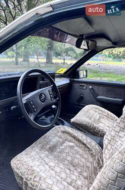 Седан Opel Rekord 1985 в Харкові