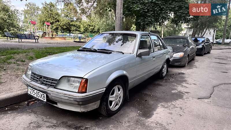 Седан Opel Rekord 1985 в Харкові