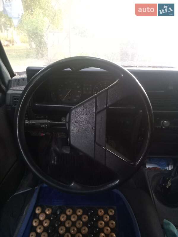 Opel Rekord 1986