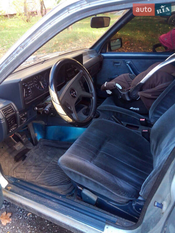 Седан Opel Rekord 1986 в Черновцах фото 2 Седан Opel Rekord 1986 в Черновцах