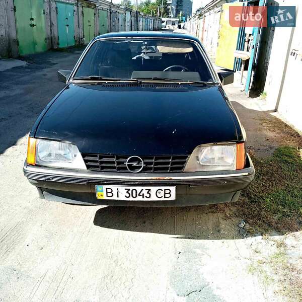Седан Opel Rekord 1986 в Кременчуге