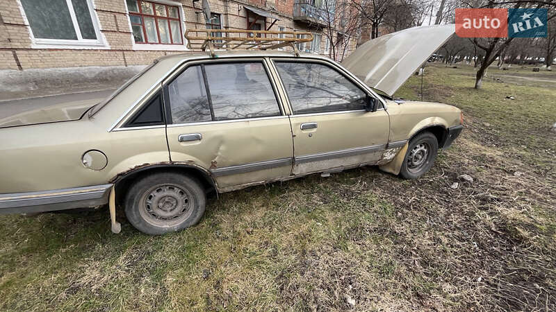 Седан Opel Rekord 1984 в Староконстантинове