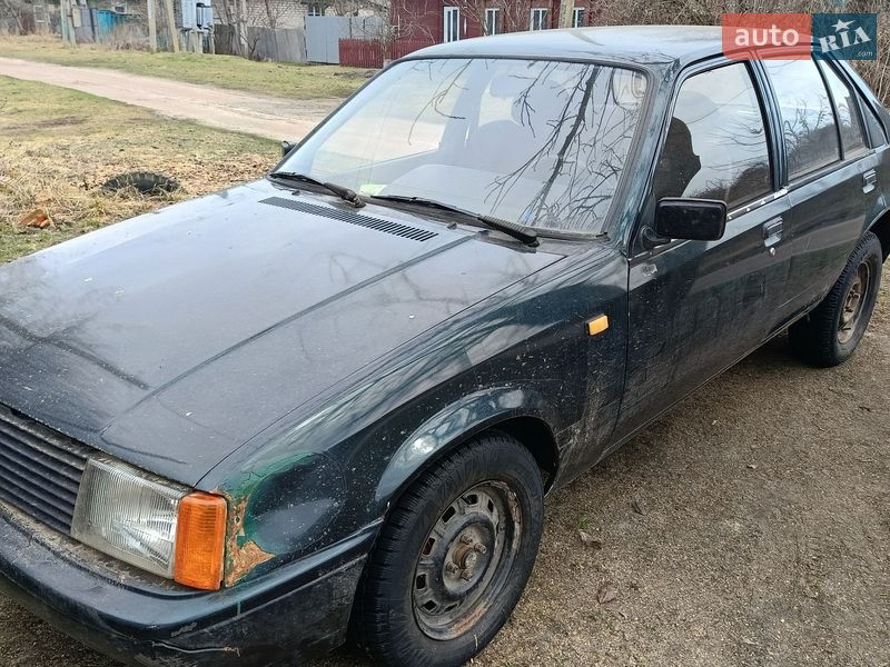 Седан Opel Rekord 1979 в Семенівці