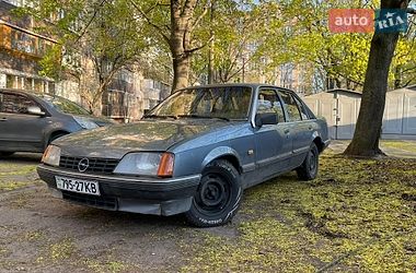Седан Opel Rekord 1986 в Киеве