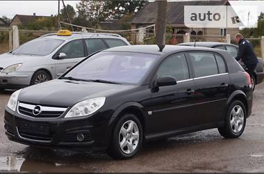 Хэтчбек Opel Signum 2007 в Киеве