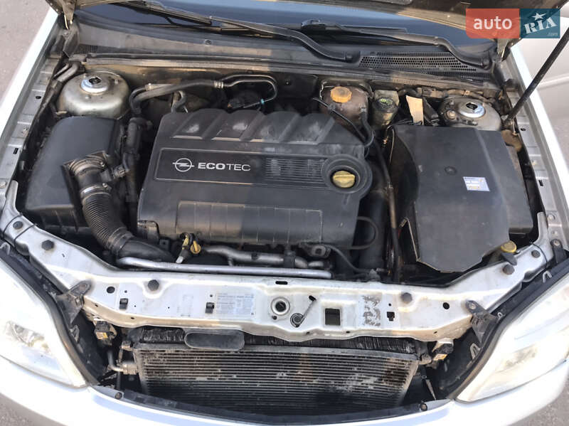 Хетчбек Opel Signum 2004 в Коростишеві
