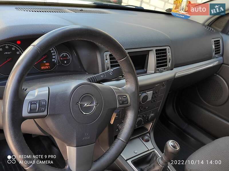 Хэтчбек Opel Signum 2006 в Казатине