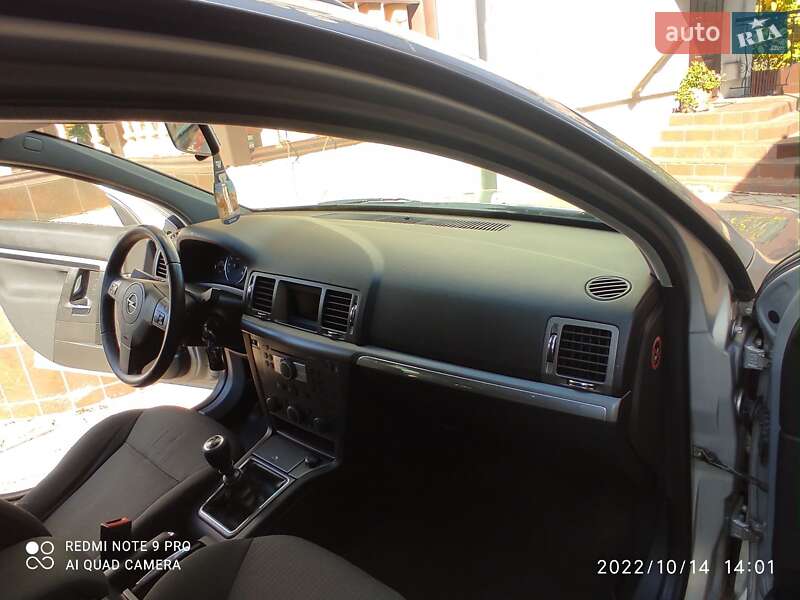 Хэтчбек Opel Signum 2006 в Казатине