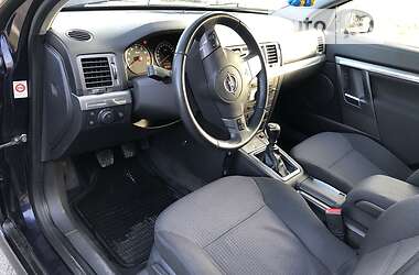 Хэтчбек Opel Signum 2006 в 