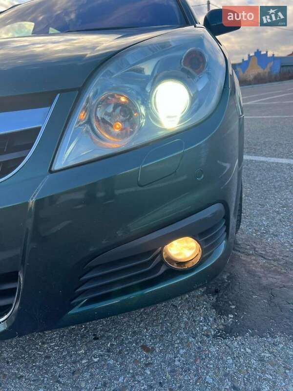 Хэтчбек Opel Signum 2005 в Черновцах