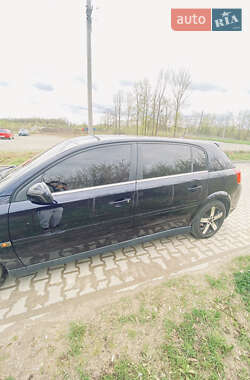 Хэтчбек Opel Signum 2004 в 