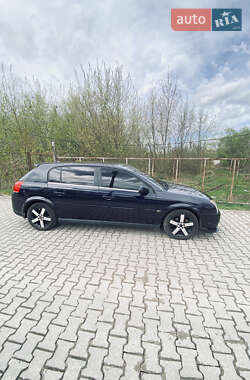 Хэтчбек Opel Signum 2004 в 