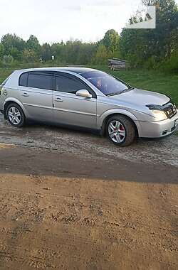 Хэтчбек Opel Signum 2003 в Новояворовске