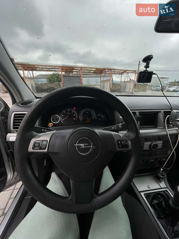Хетчбек Opel Signum 2005 в Мукачевому