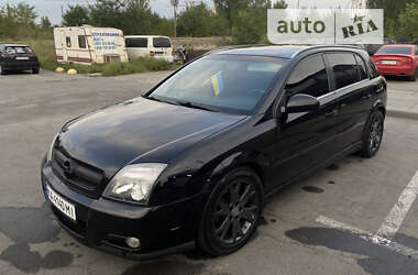 Хэтчбек Opel Signum 2004 в Киеве