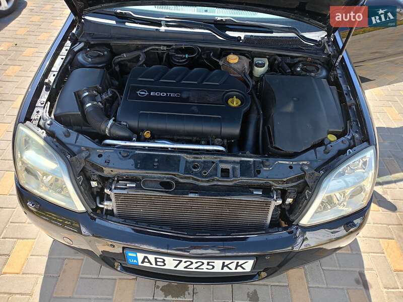 Хэтчбек Opel Signum 2005 в Виннице