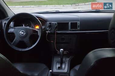 Хэтчбек Opel Signum 2003 в 