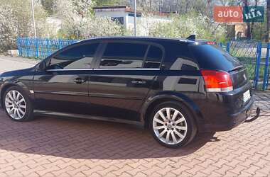 Хэтчбек Opel Signum 2006 в 