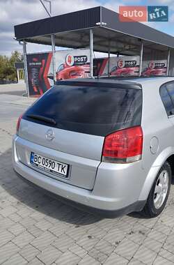 Хэтчбек Opel Signum 2003 в Мостиске