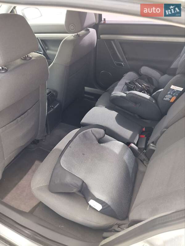 Хэтчбек Opel Signum 2003 в Мостиске