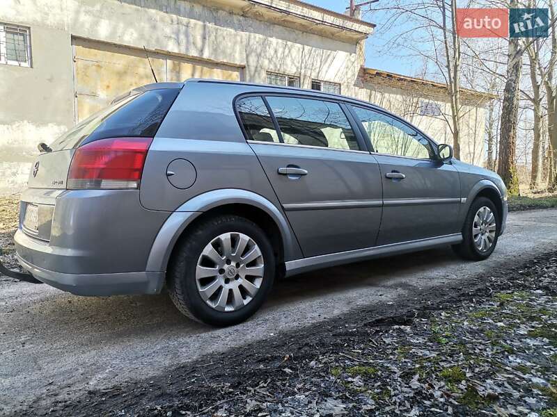Хэтчбек Opel Signum 2006 в Костополе