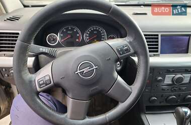 Хэтчбек Opel Signum 2005 в 