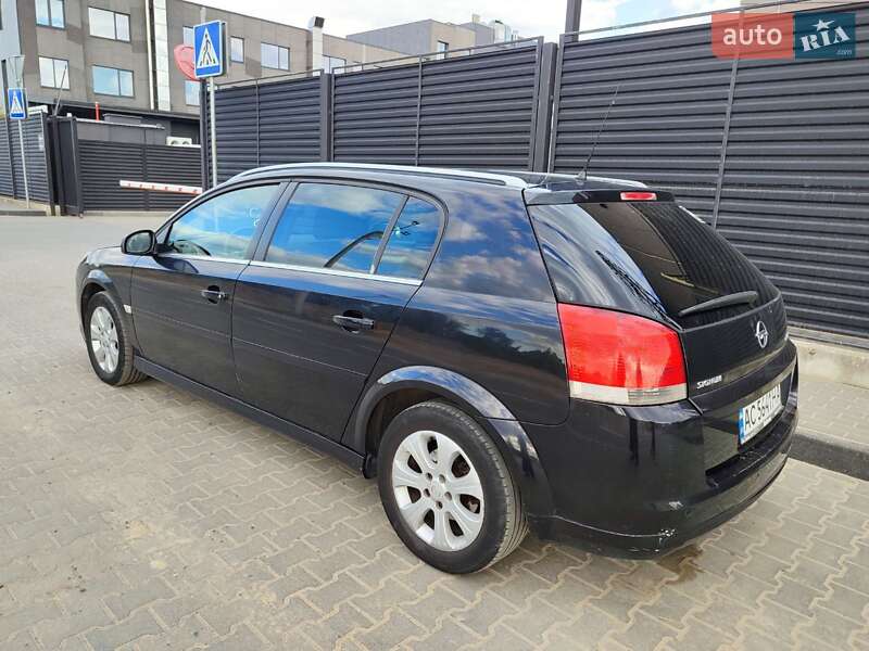 Хэтчбек Opel Signum 2008 в Луцке