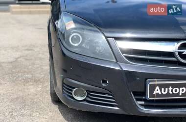 Хэтчбек Opel Signum 2006 в 