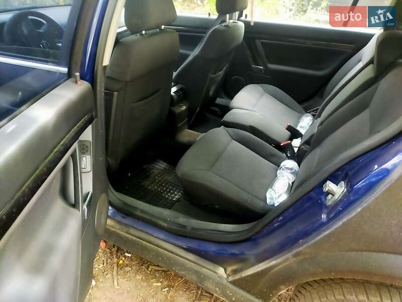 Хэтчбек Opel Signum 2004 в Покровском