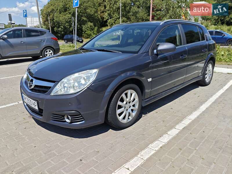 Хэтчбек Opel Signum 2008 в 