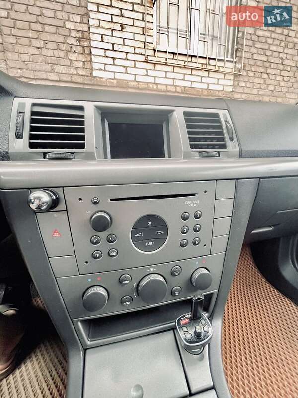 Хэтчбек Opel Signum 2003 в Львове