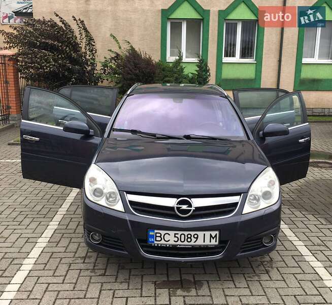 Хэтчбек Opel Signum 2007 в Стрые