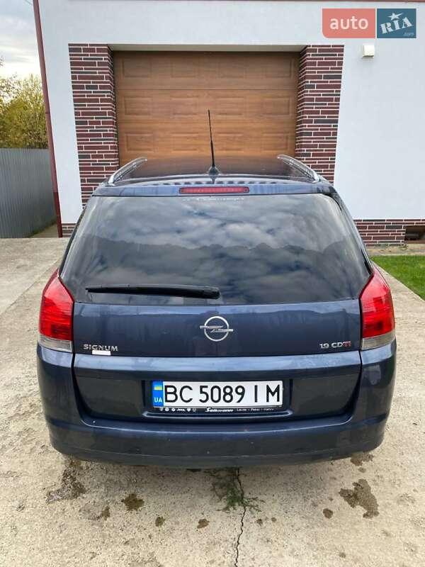 Хэтчбек Opel Signum 2007 в Стрые