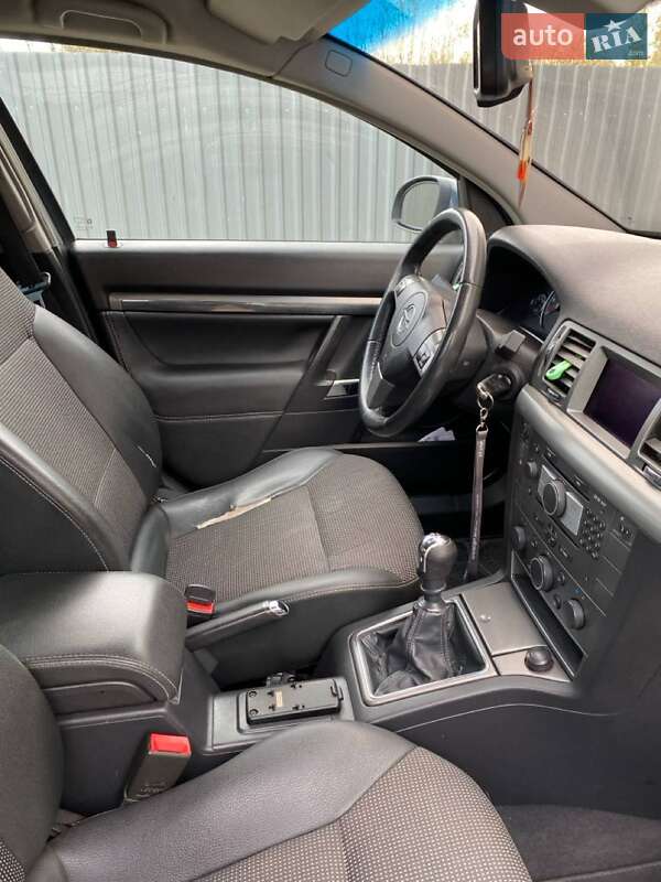 Хэтчбек Opel Signum 2007 в Стрые