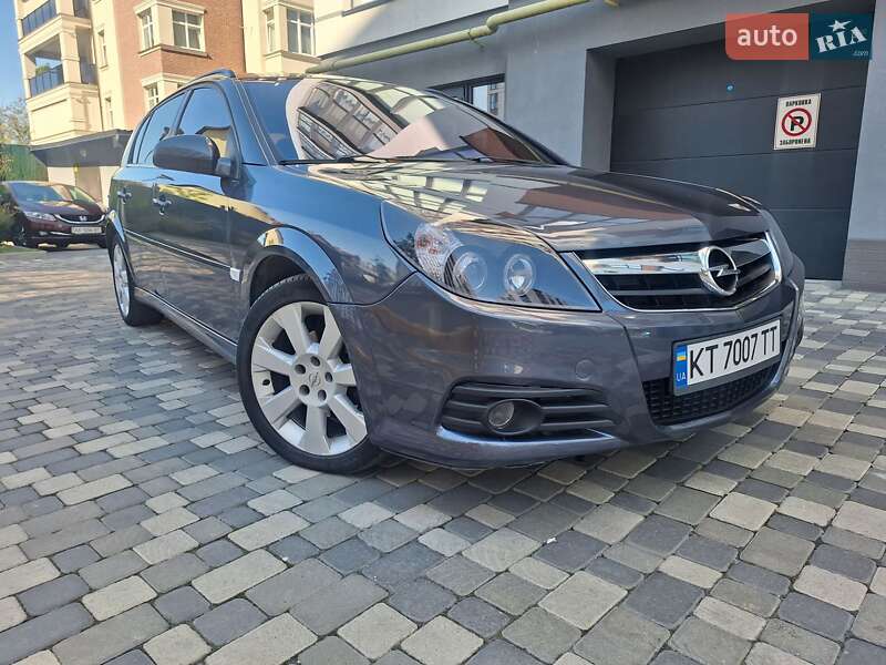 Opel Signum 2005
