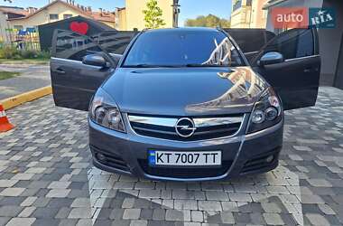 Хэтчбек Opel Signum 2005 в Ивано-Франковске