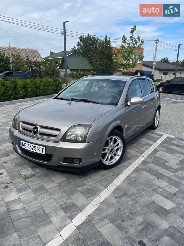 Хэтчбек Opel Signum 2003 в 