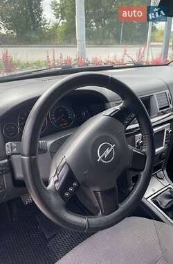 Хэтчбек Opel Signum 2003 в 